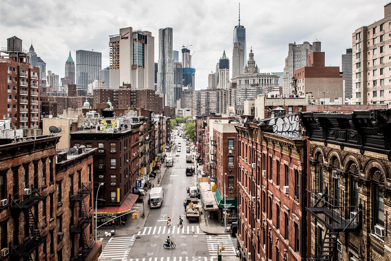 Usa, manhattan, contrasts — Different Ways To Find The Right Online Resume Build Service?