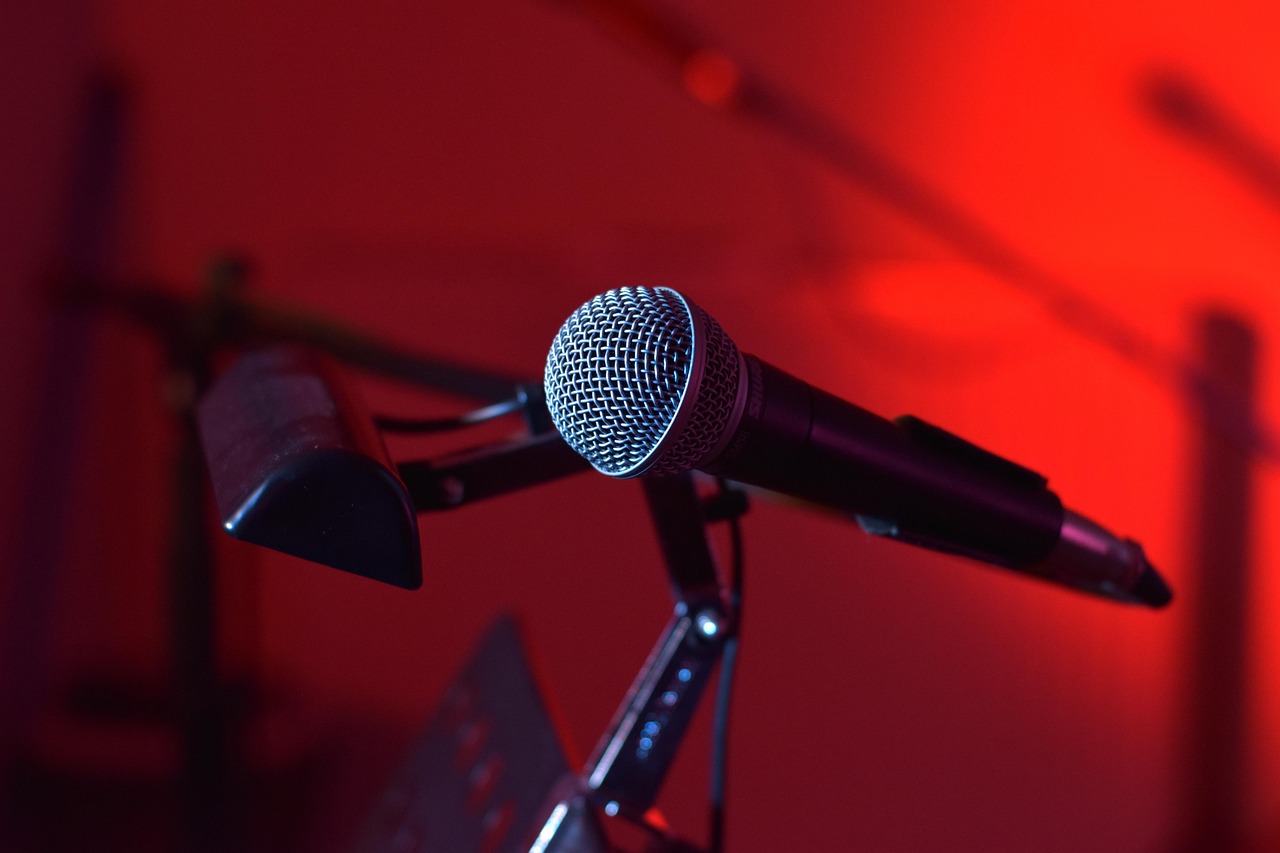 Microphone, live music, tape — Enjoy Exciting Bonus Rounds with PG Slot Machines!