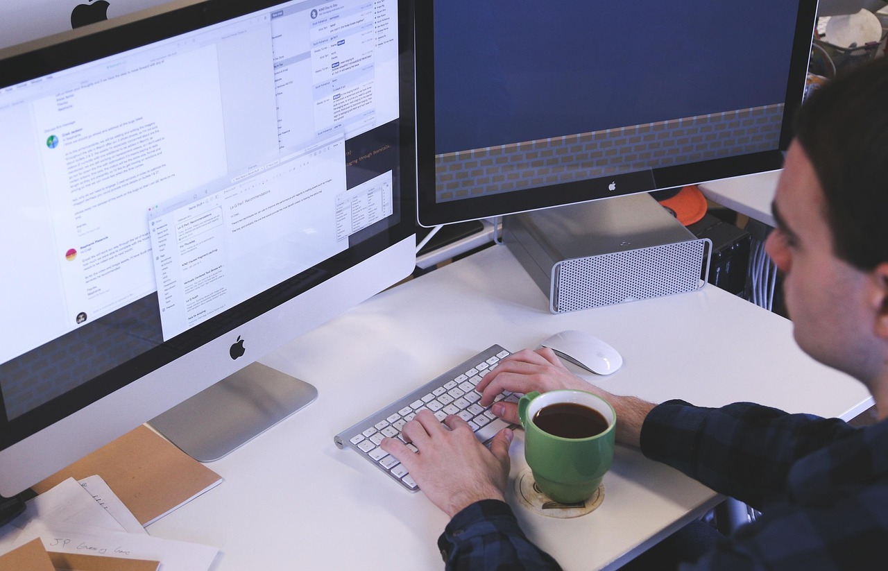 Typing, computer, man — How to Start Trading Instantly with MetaTrader 4 WebTrader