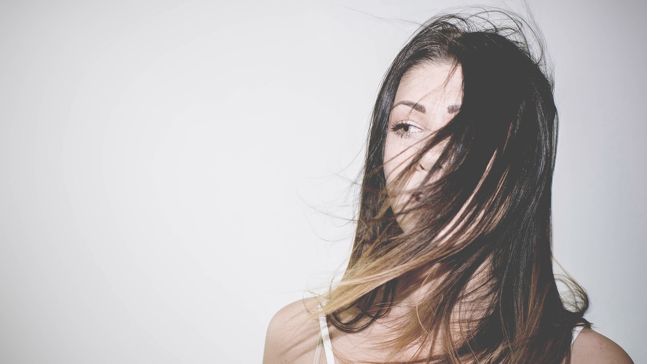 Girl, model, brunette — Retinol: The Science of Professional Anti-Aging Skincare at Home