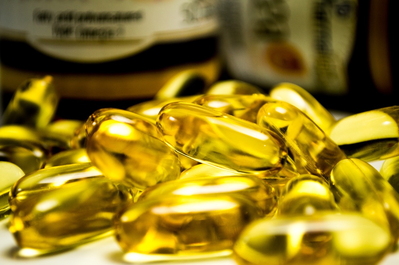 Gel capsules, medicine, supplements — Root Canal Or Tooth Extraction: How Dentists Decide